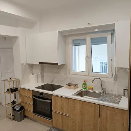 Panos New 公寓 *